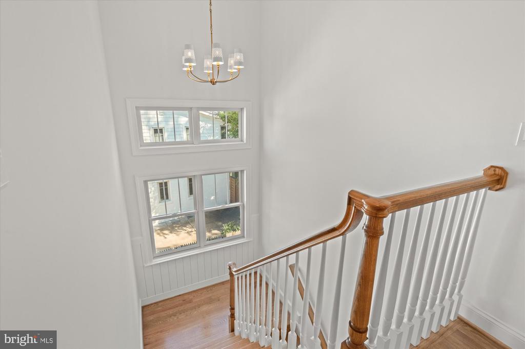 604 CRESTWOOD DRIVE