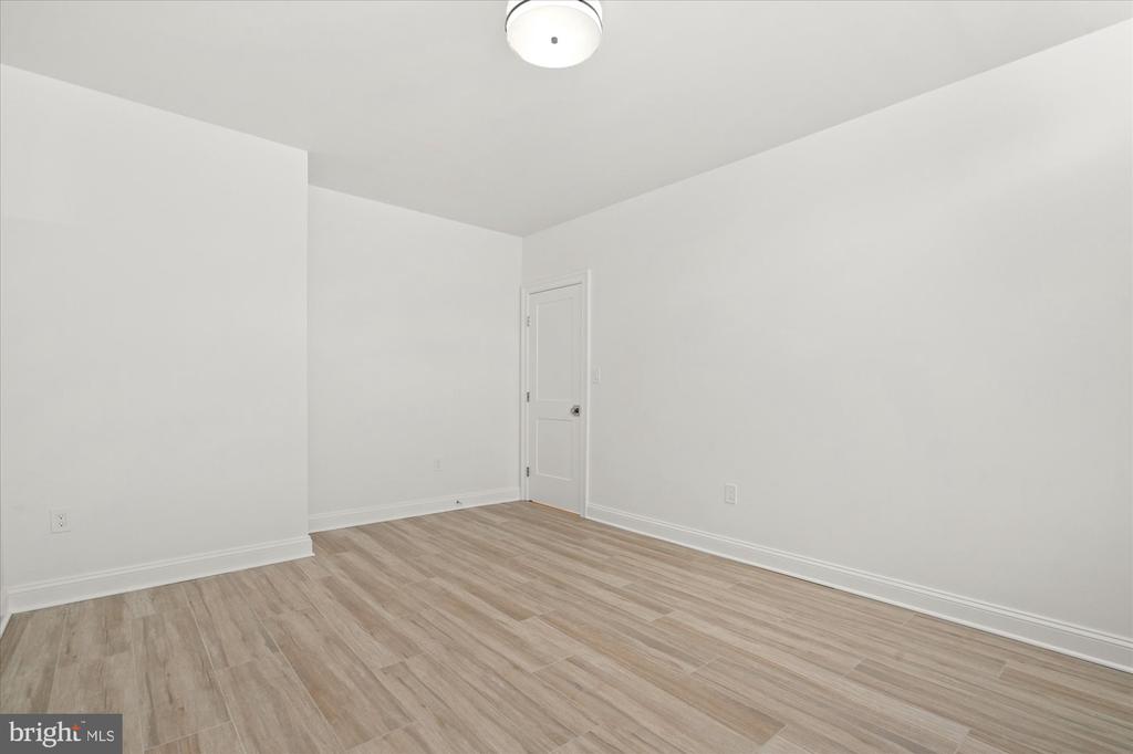 604 CRESTWOOD DRIVE