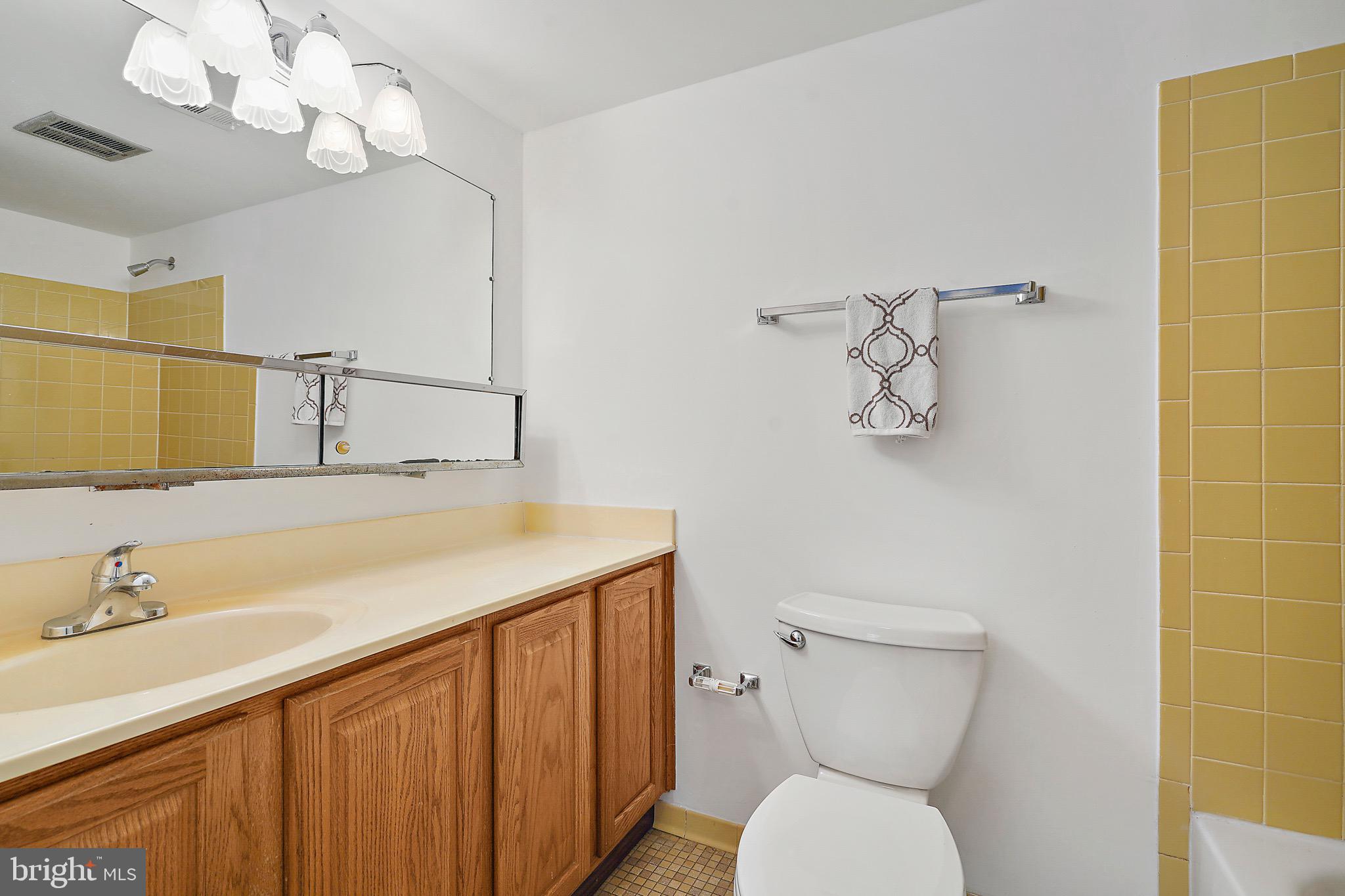 5160 MARIS AVENUE 201