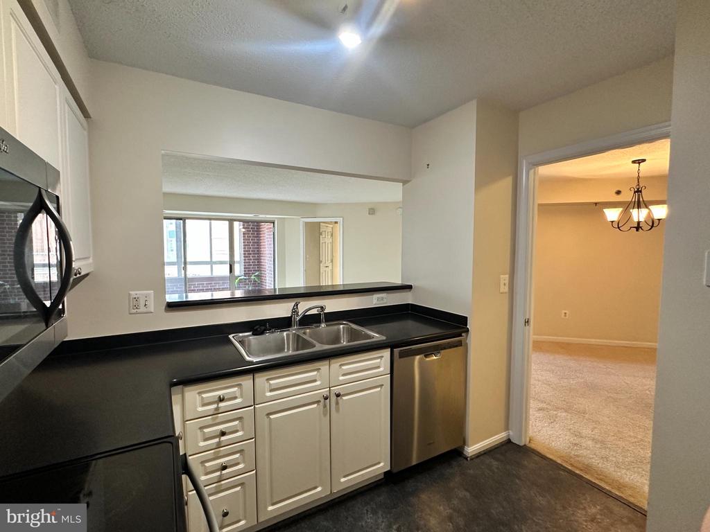 2181 JAMIESON AVENUE 604