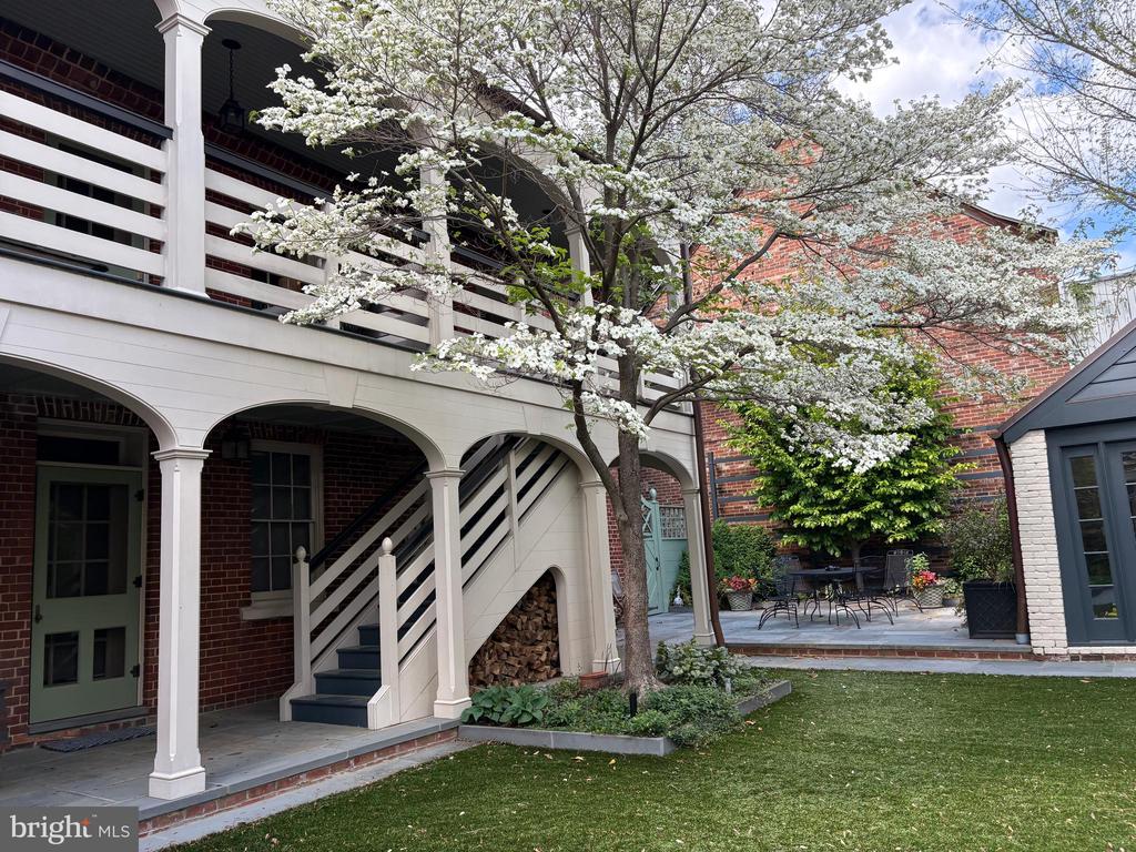 413 PRINCE STREET 4