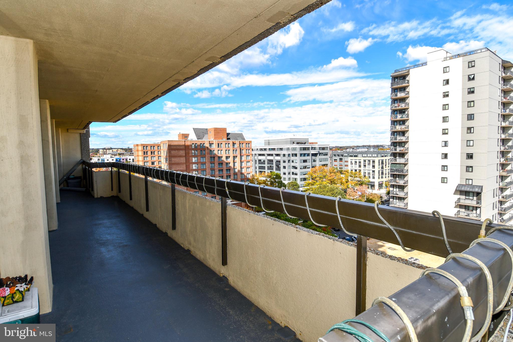400 MADISON STREET 1008