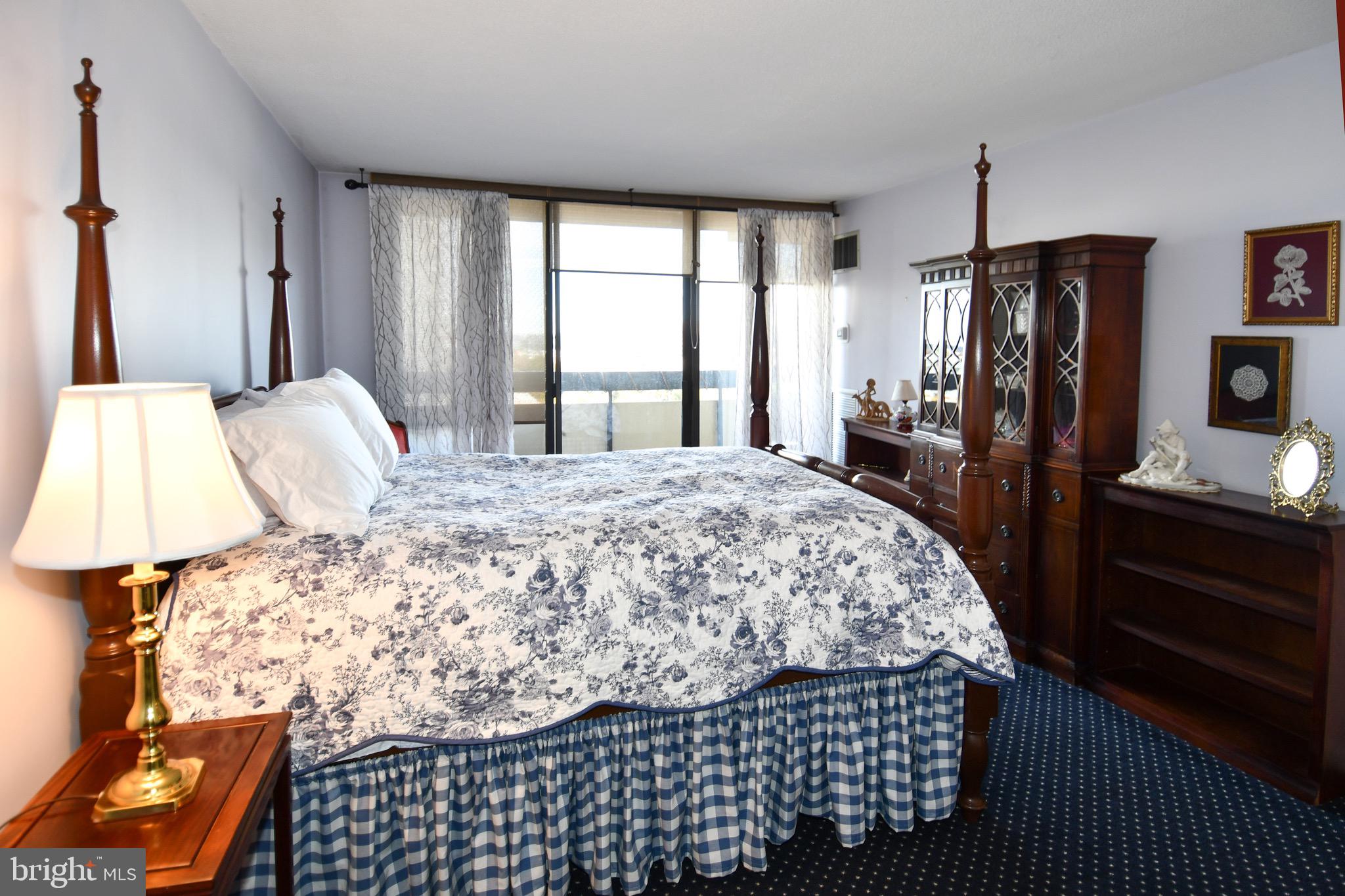 400 MADISON STREET 1008