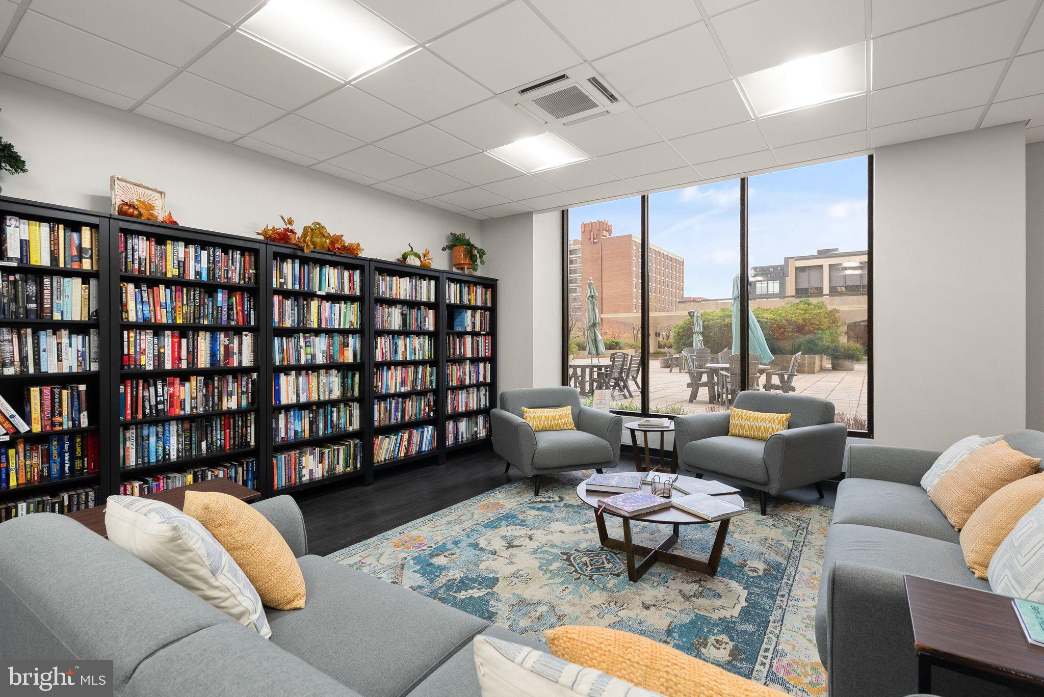 400 MADISON STREET 1008