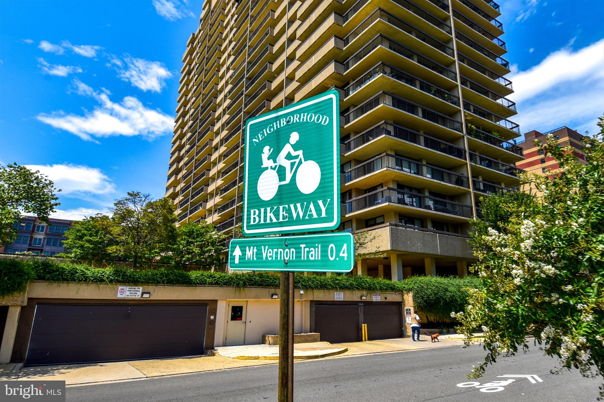400 MADISON STREET 1008