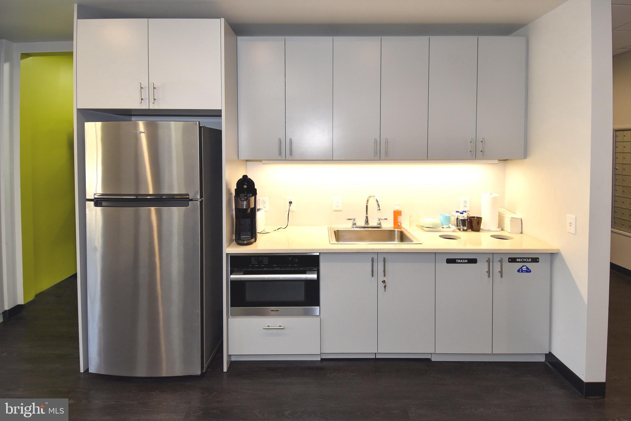 400 MADISON STREET 1008