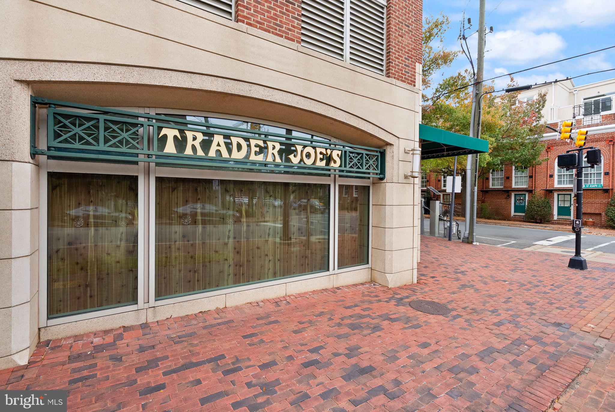 400 MADISON STREET 1008