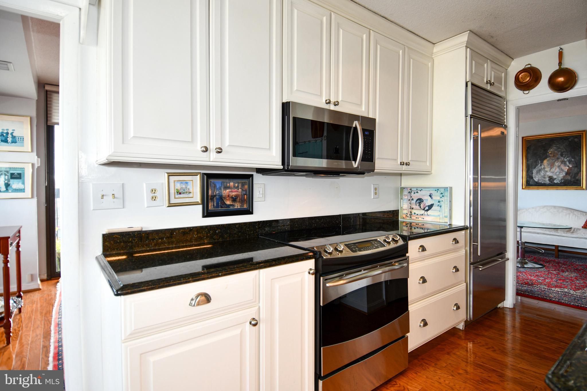 400 MADISON STREET 1008