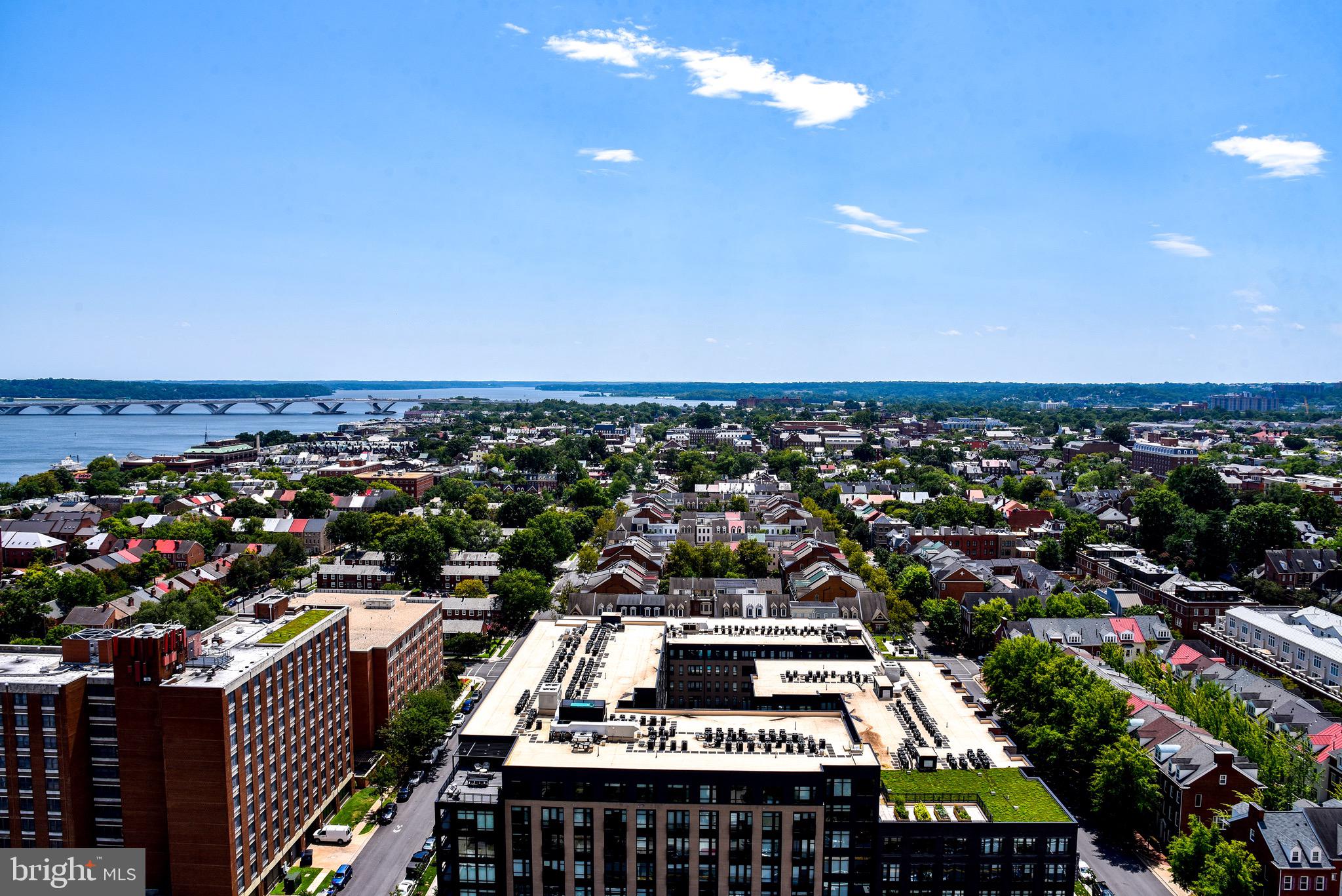 400 MADISON STREET 1008