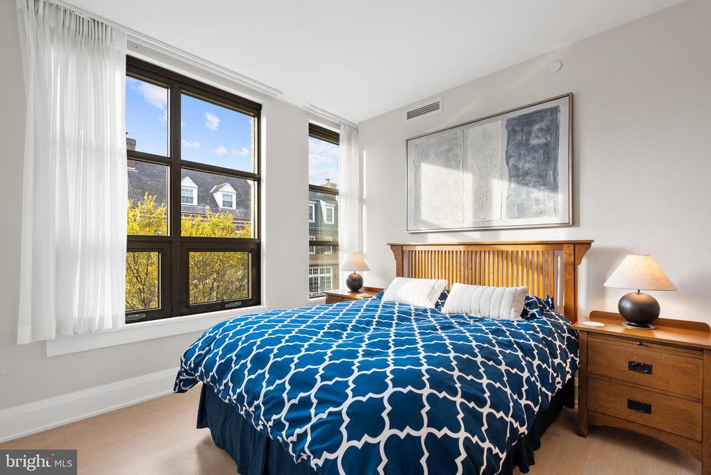 22 BAKERS WALK 306