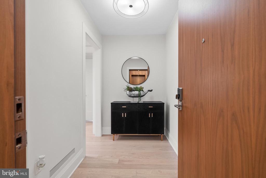 22 BAKERS WALK 306