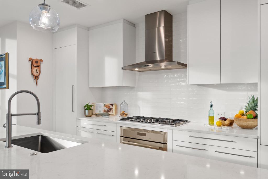 22 BAKERS WALK 306