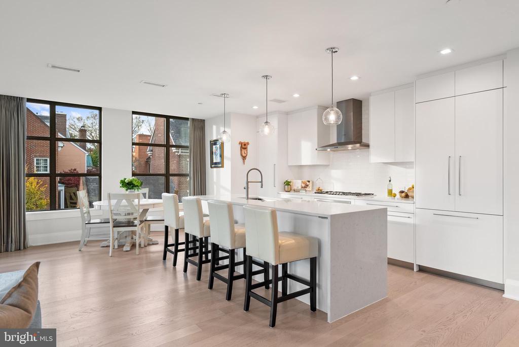 22 BAKERS WALK 306