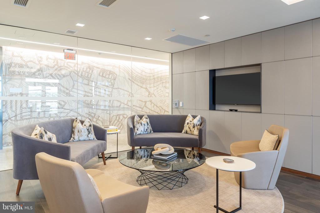 22 BAKERS WALK 306