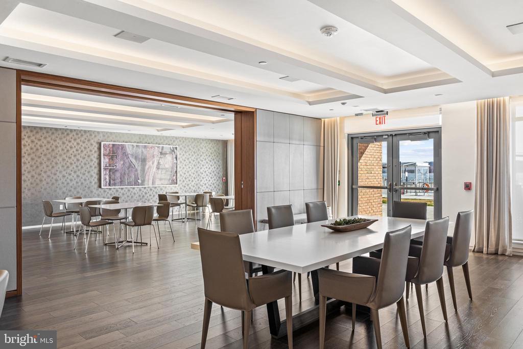 22 BAKERS WALK 306