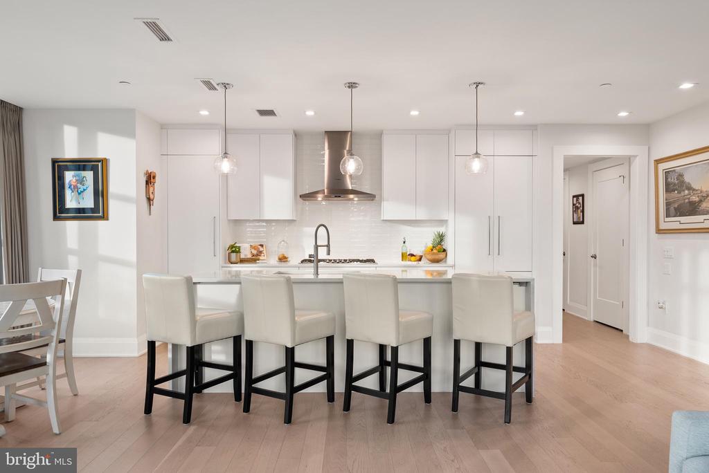 22 BAKERS WALK 306