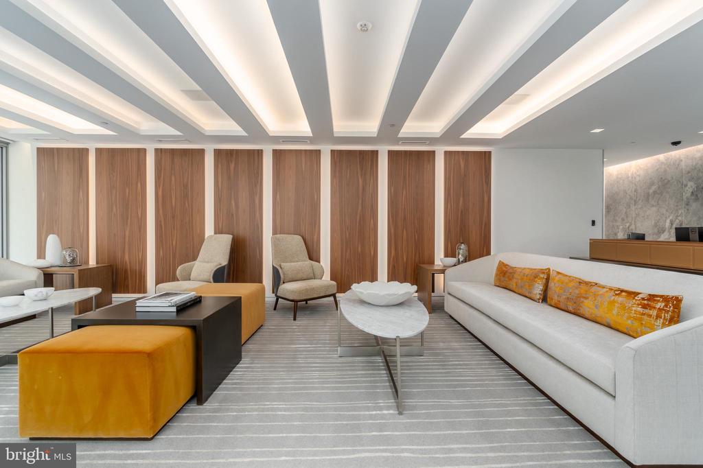 22 BAKERS WALK 306