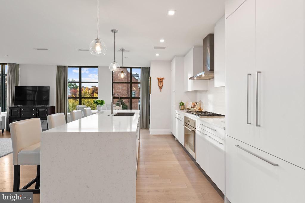 22 BAKERS WALK 306