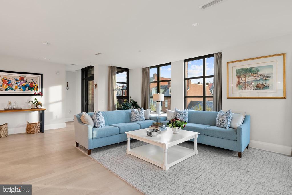 22 BAKERS WALK 306