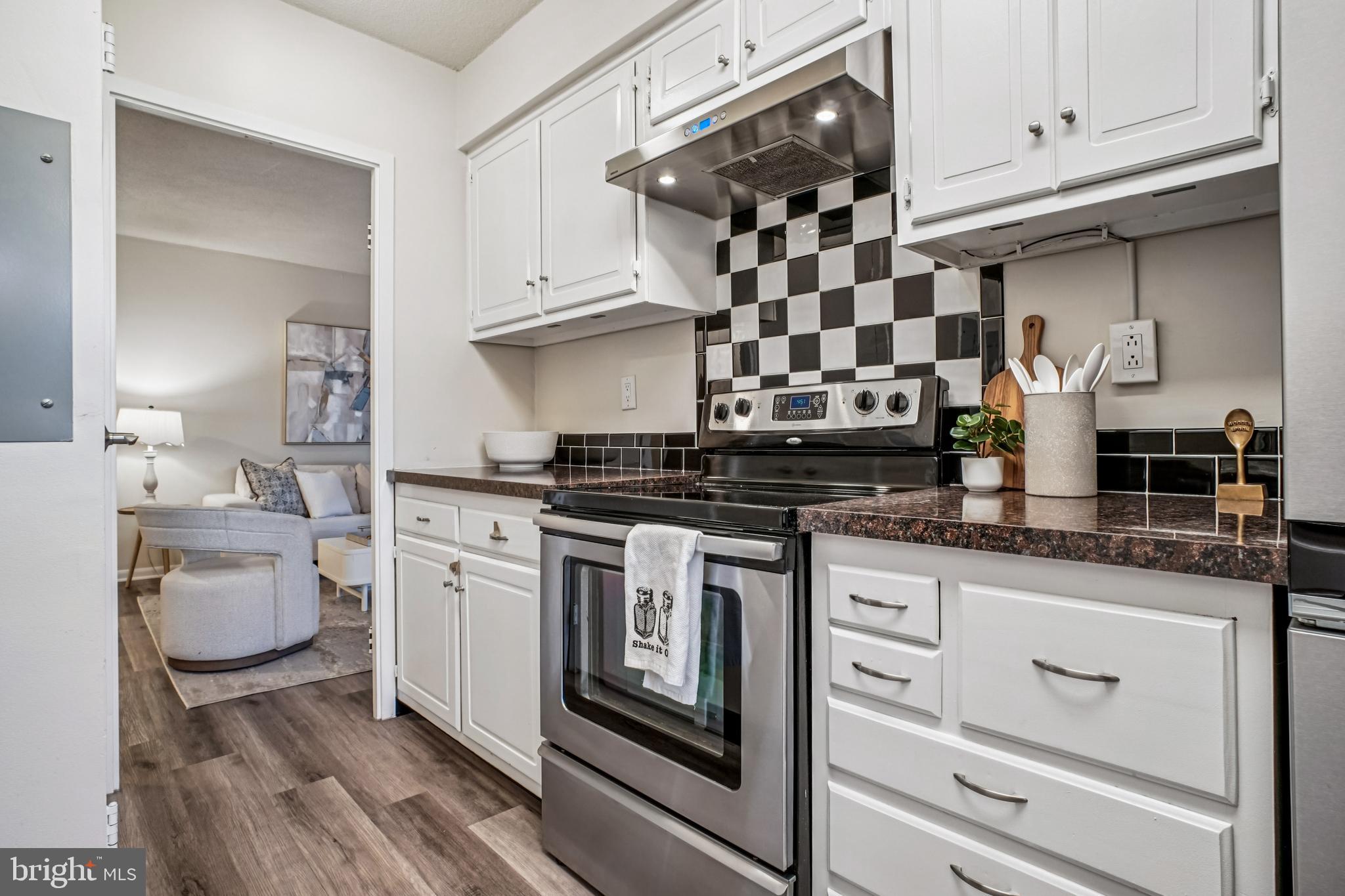 400 MADISON STREET 304