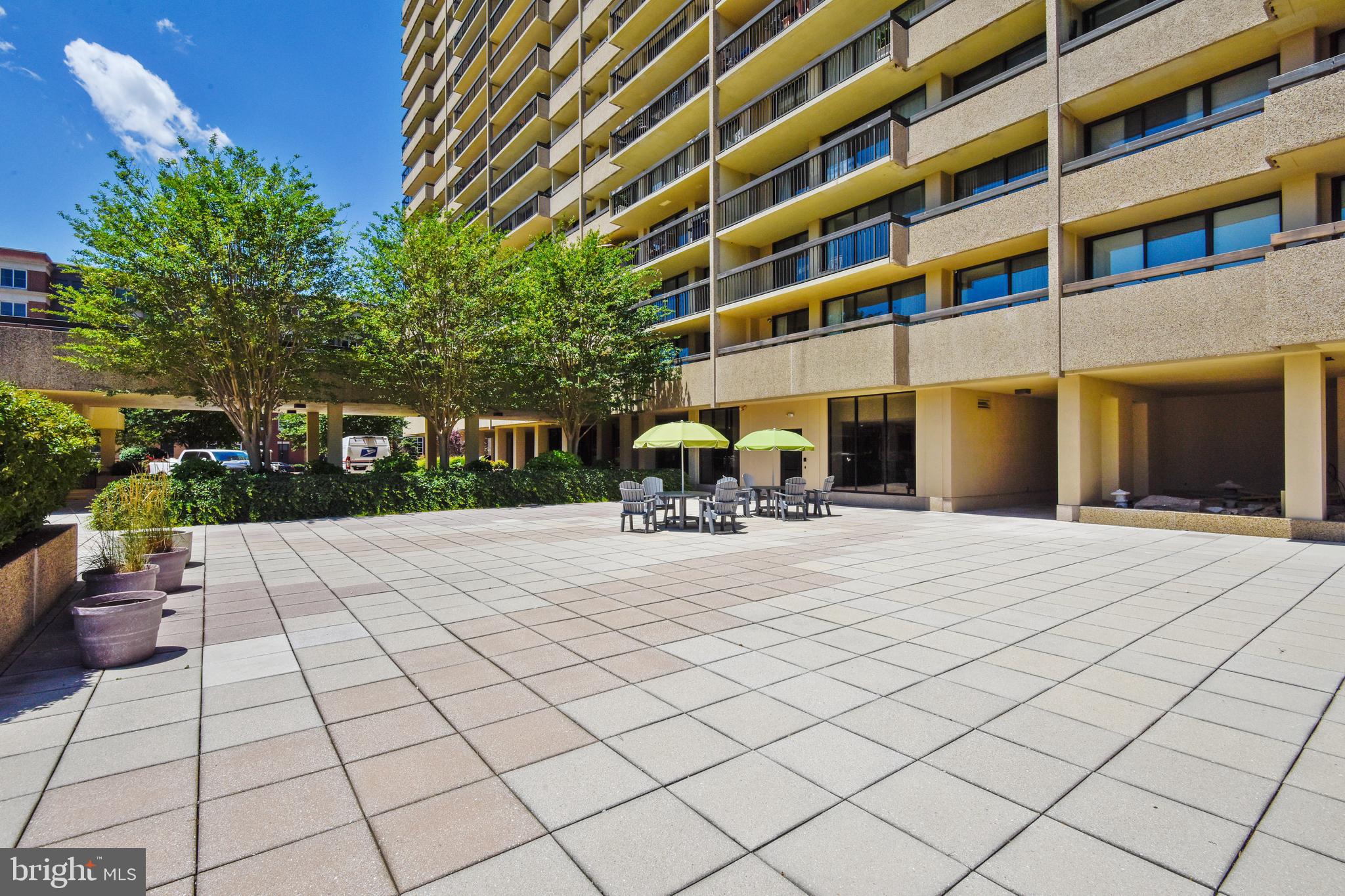 400 MADISON STREET 304