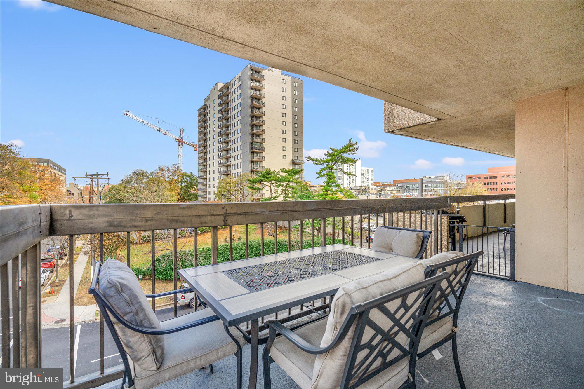 400 MADISON STREET 304