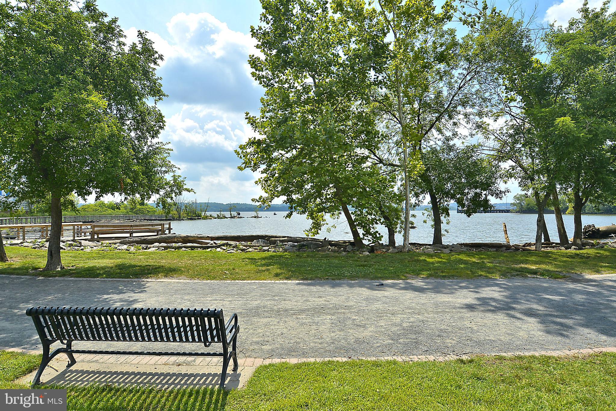 400 MADISON STREET 304