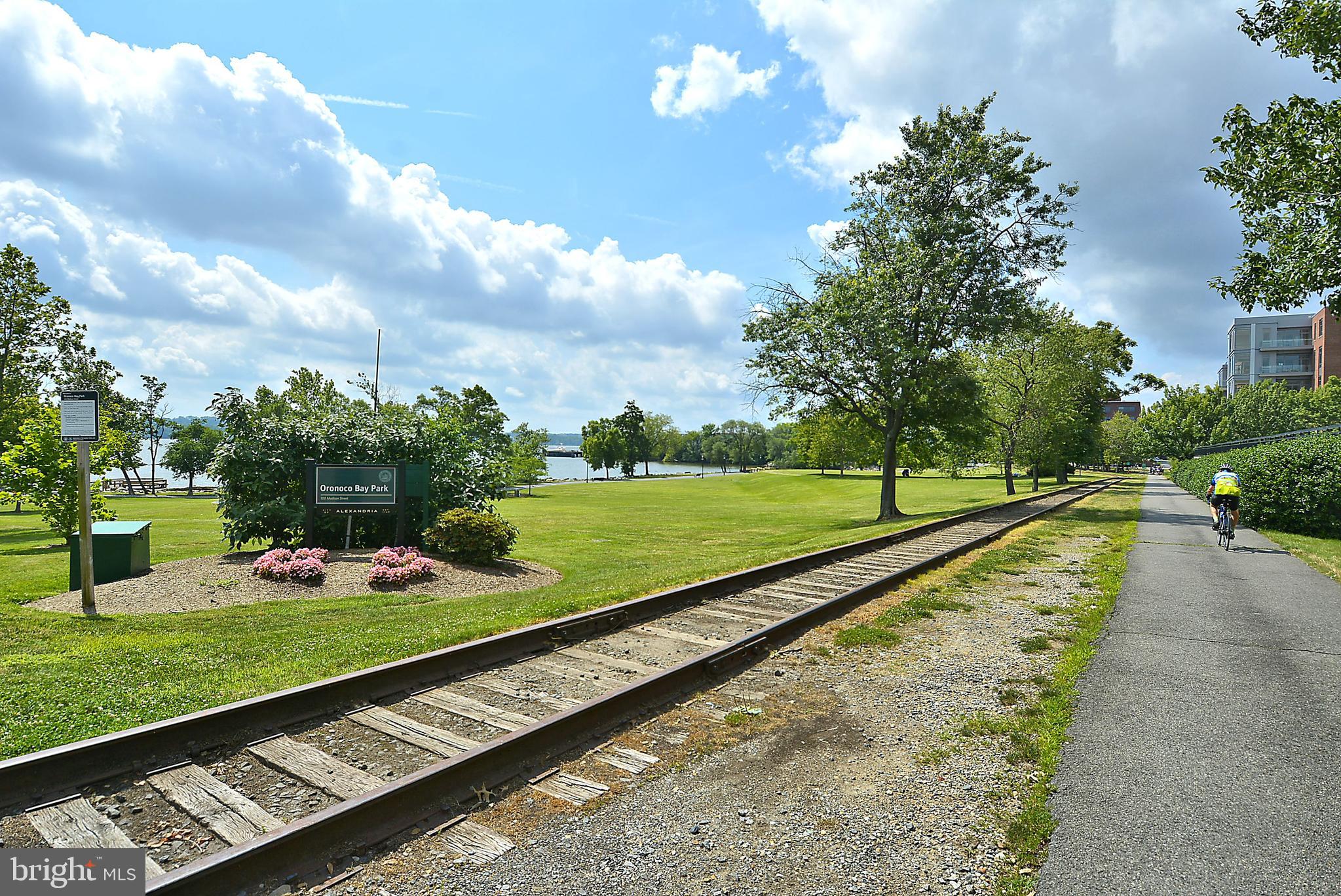 400 MADISON STREET 304