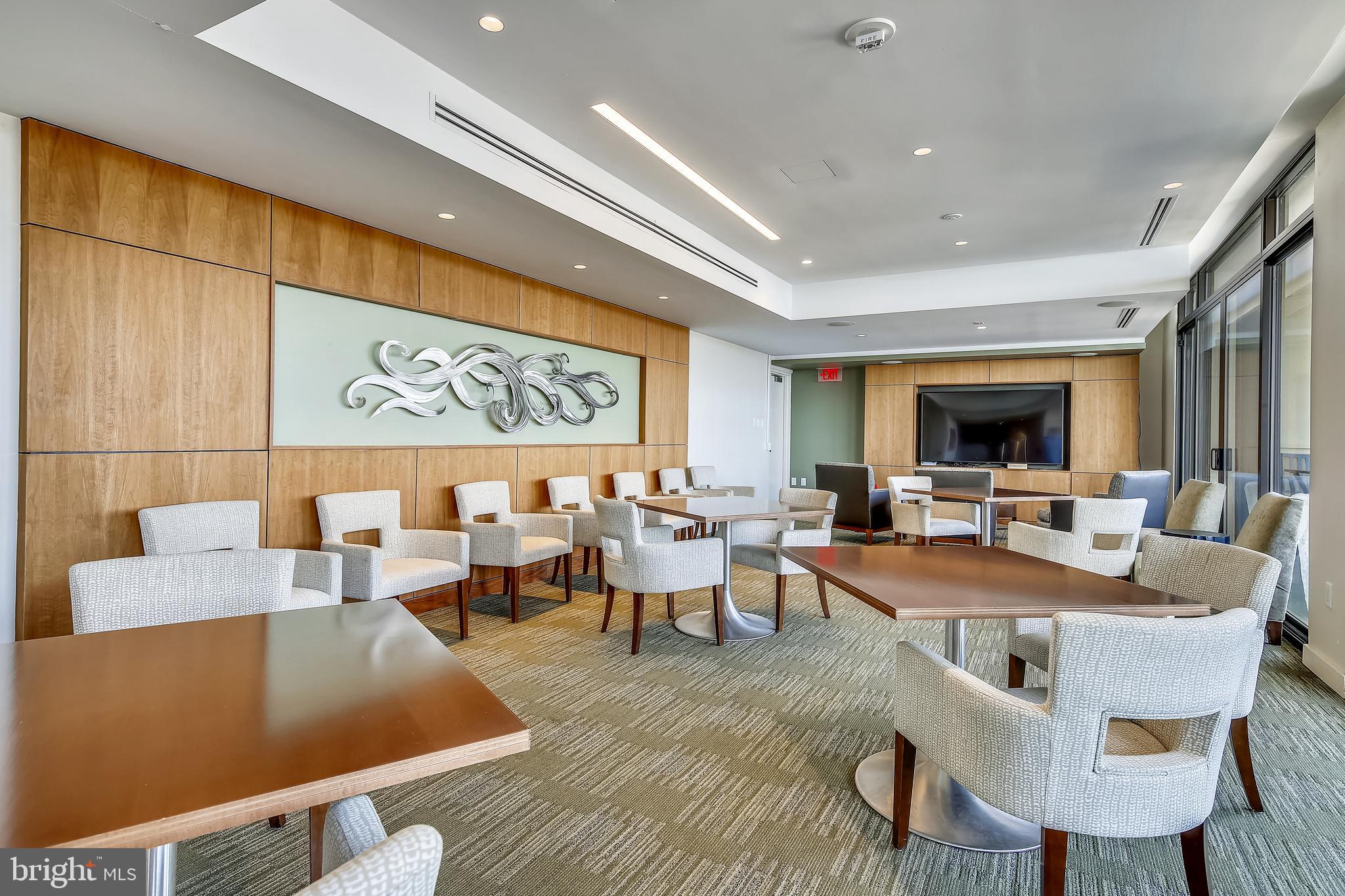 400 MADISON STREET 304