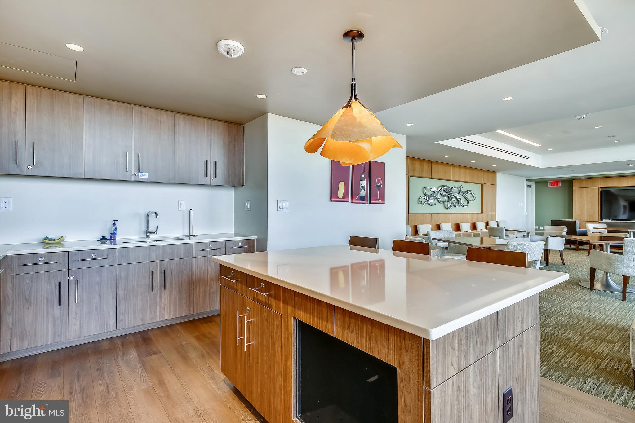 400 MADISON STREET 304