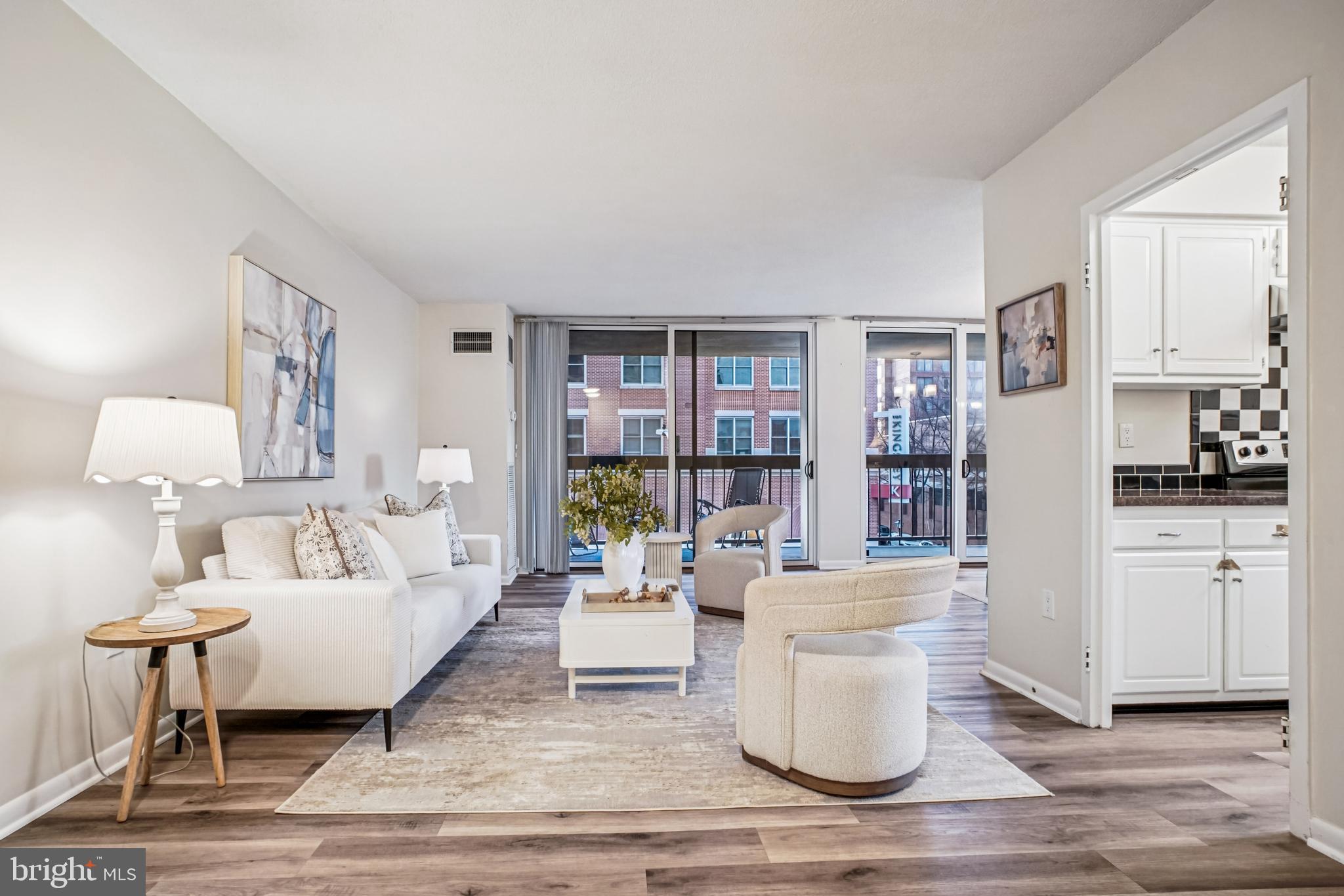 400 MADISON STREET 304