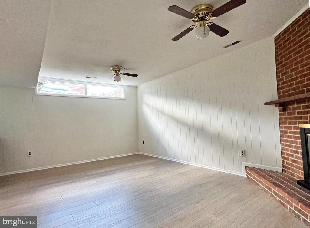 2699 CENTENNIAL COURT