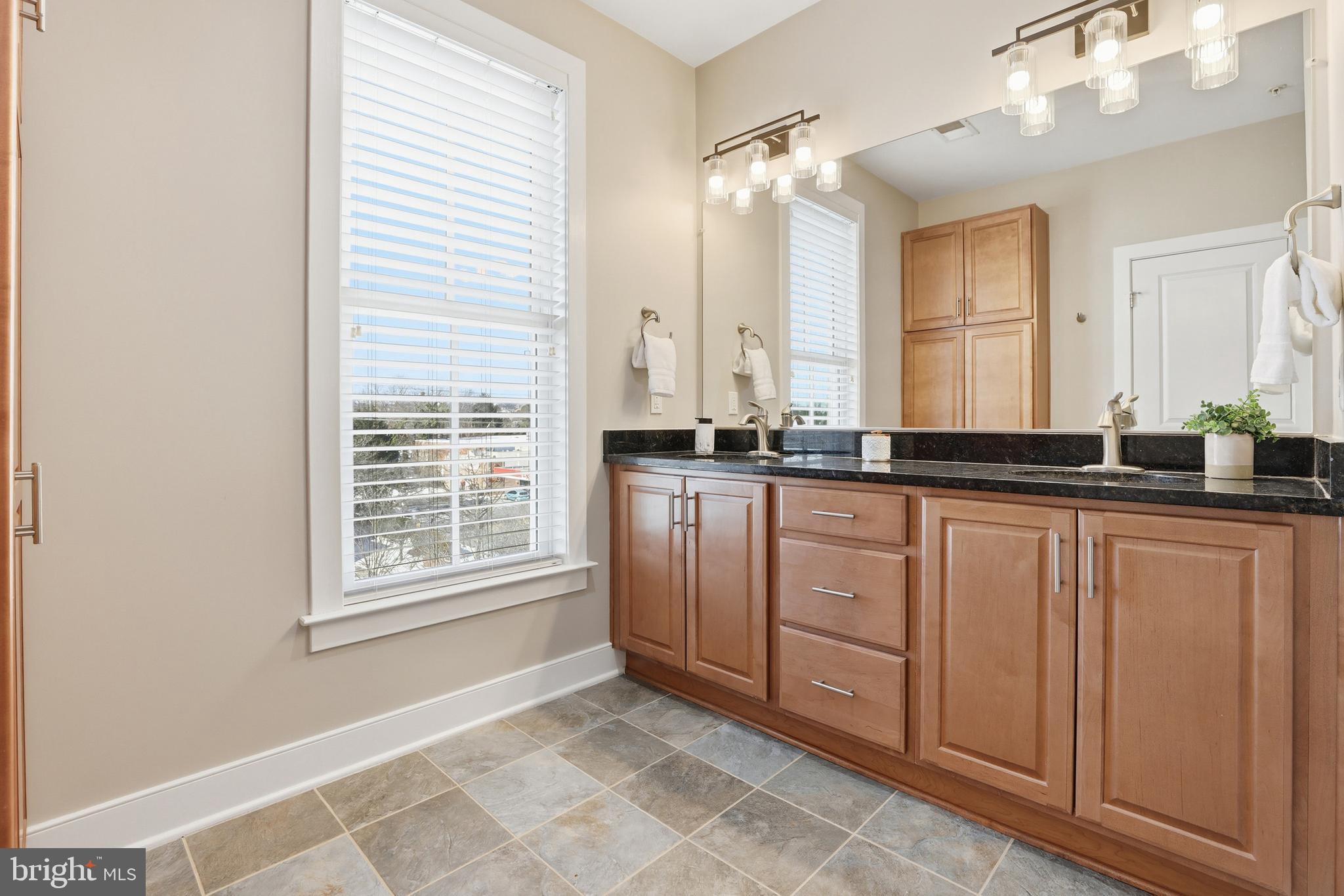 2307 RICHMOND HIGHWAY 102