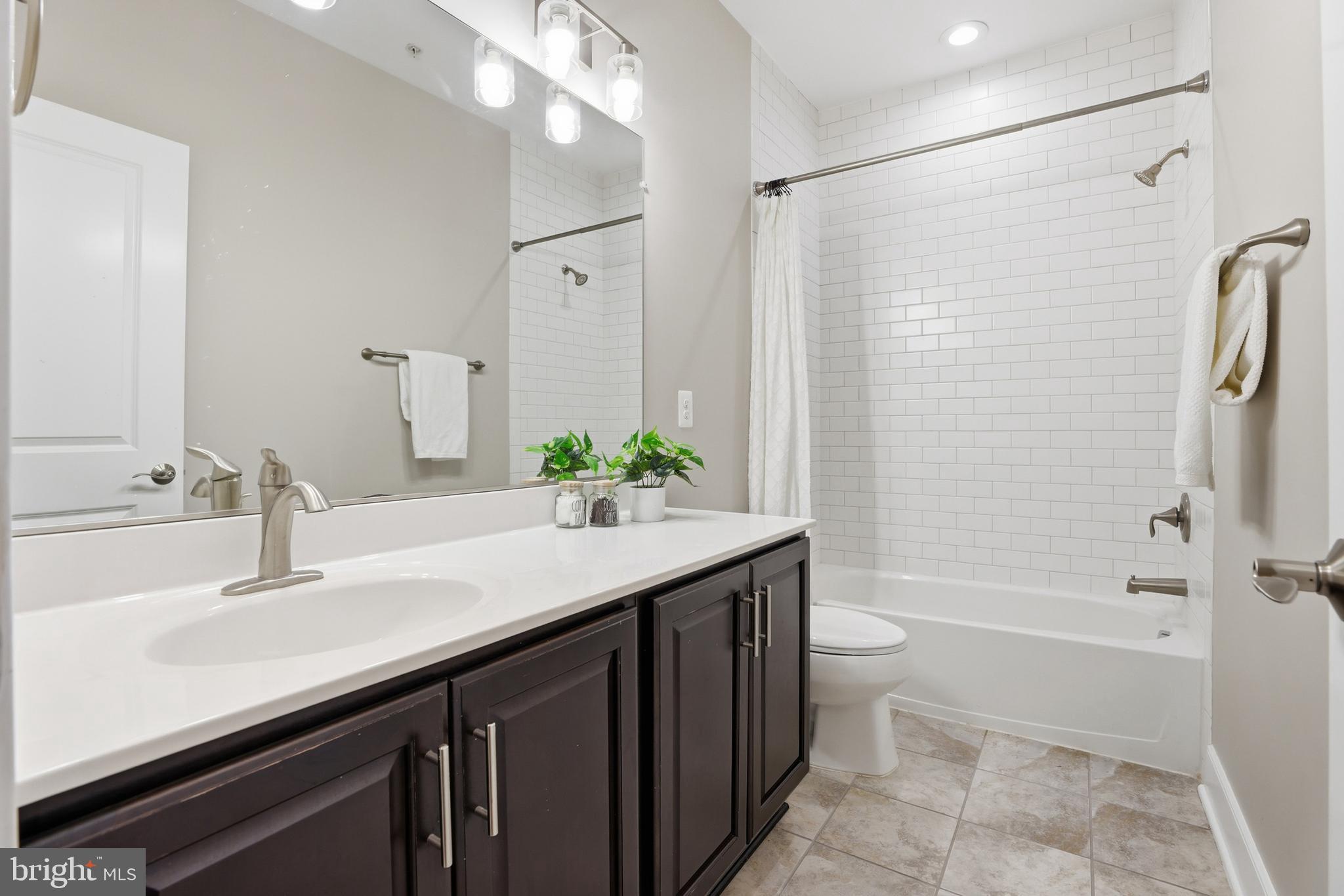 2307 RICHMOND HIGHWAY 102