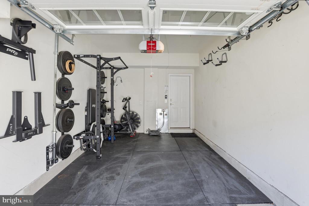 2307 RICHMOND HIGHWAY 102