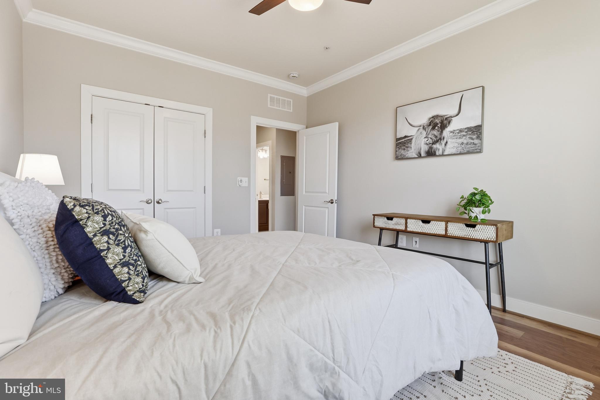 2307 RICHMOND HIGHWAY 102