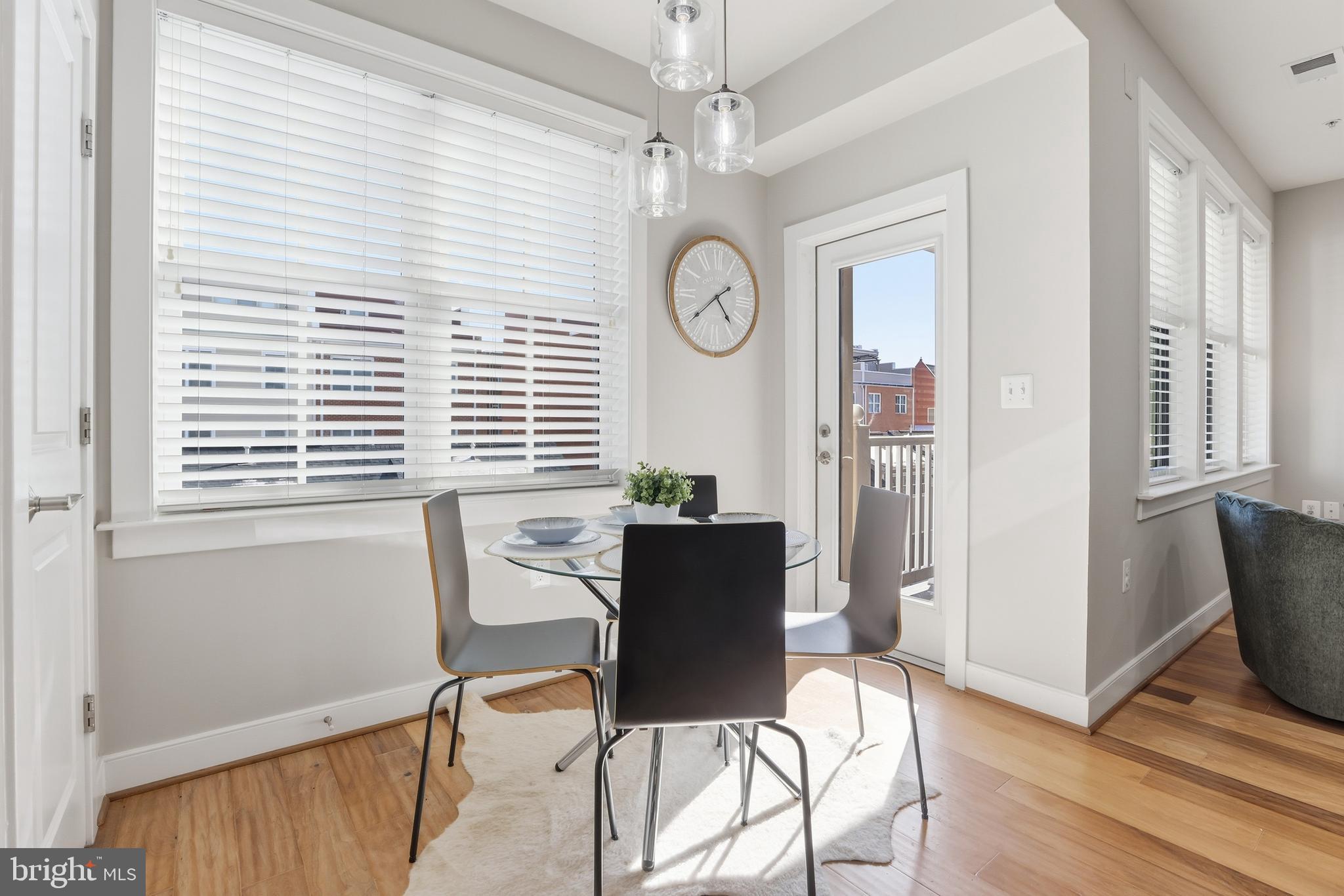 2307 RICHMOND HIGHWAY 102