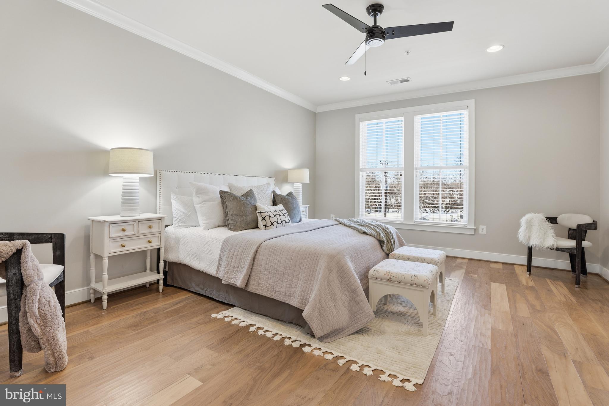 2307 RICHMOND HIGHWAY 102