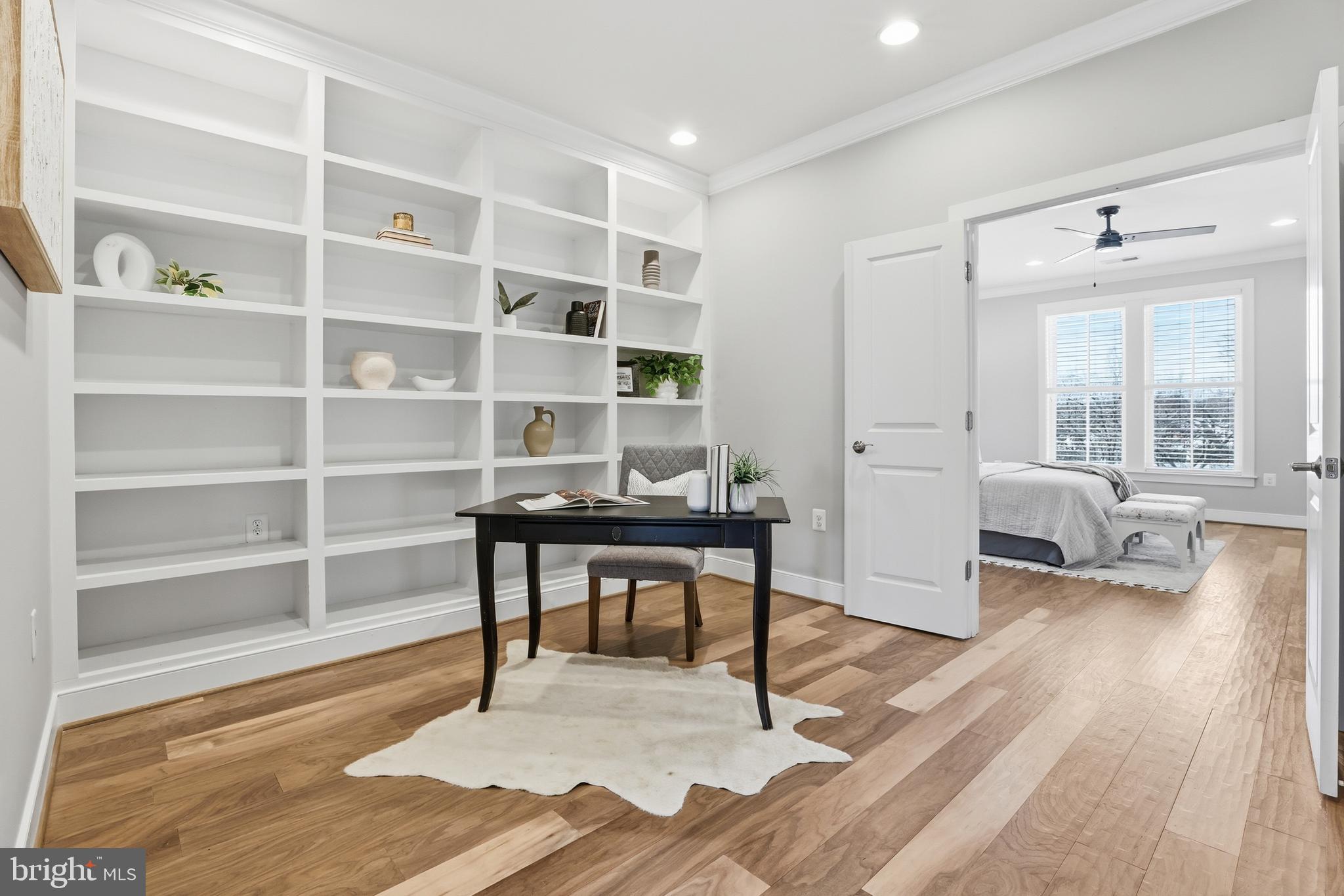 2307 RICHMOND HIGHWAY 102