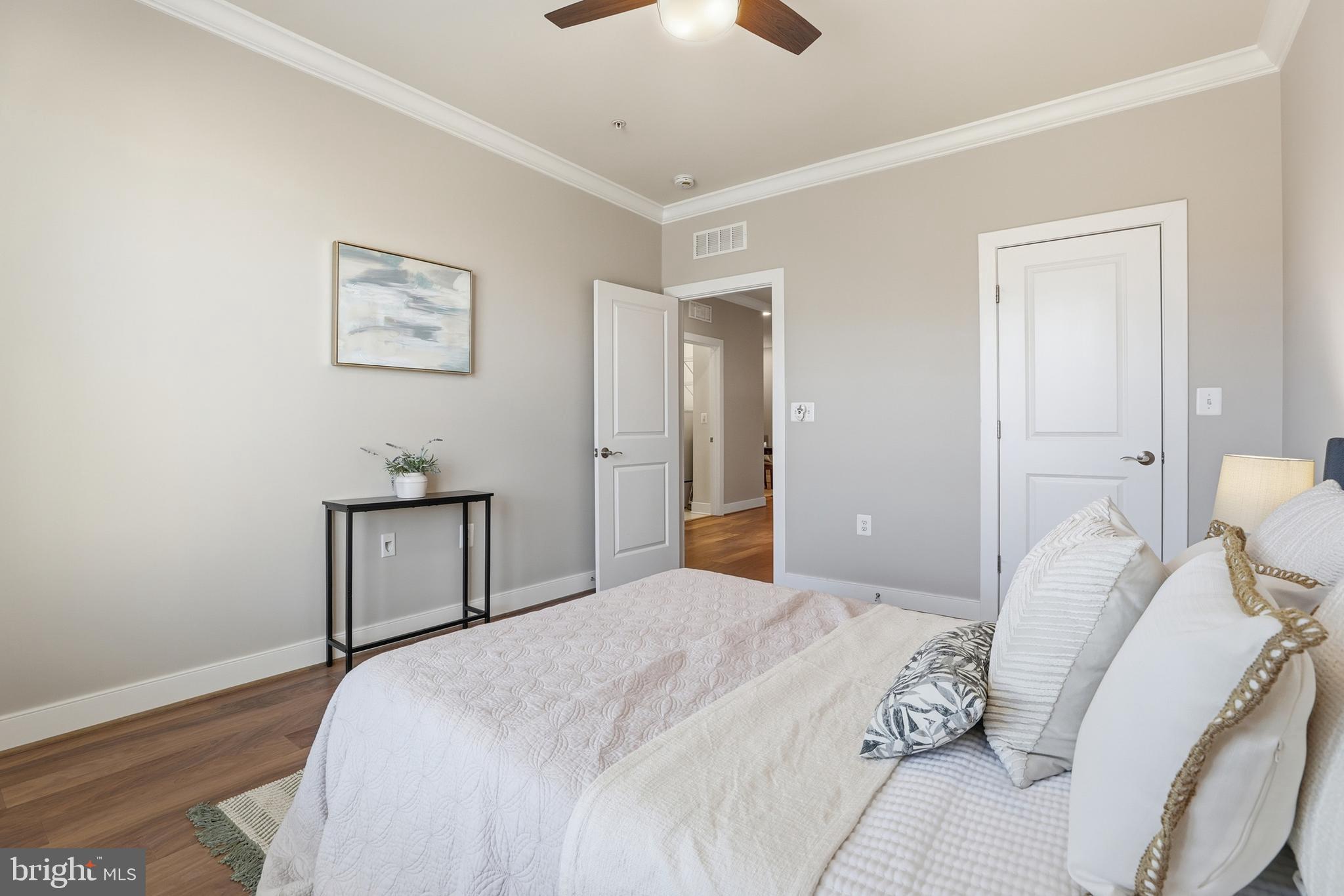 2307 RICHMOND HIGHWAY 102