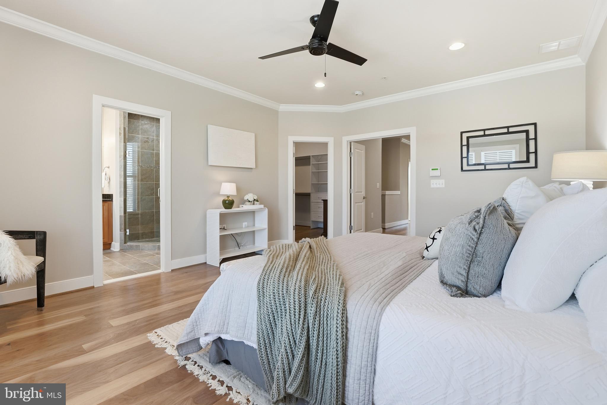 2307 RICHMOND HIGHWAY 102