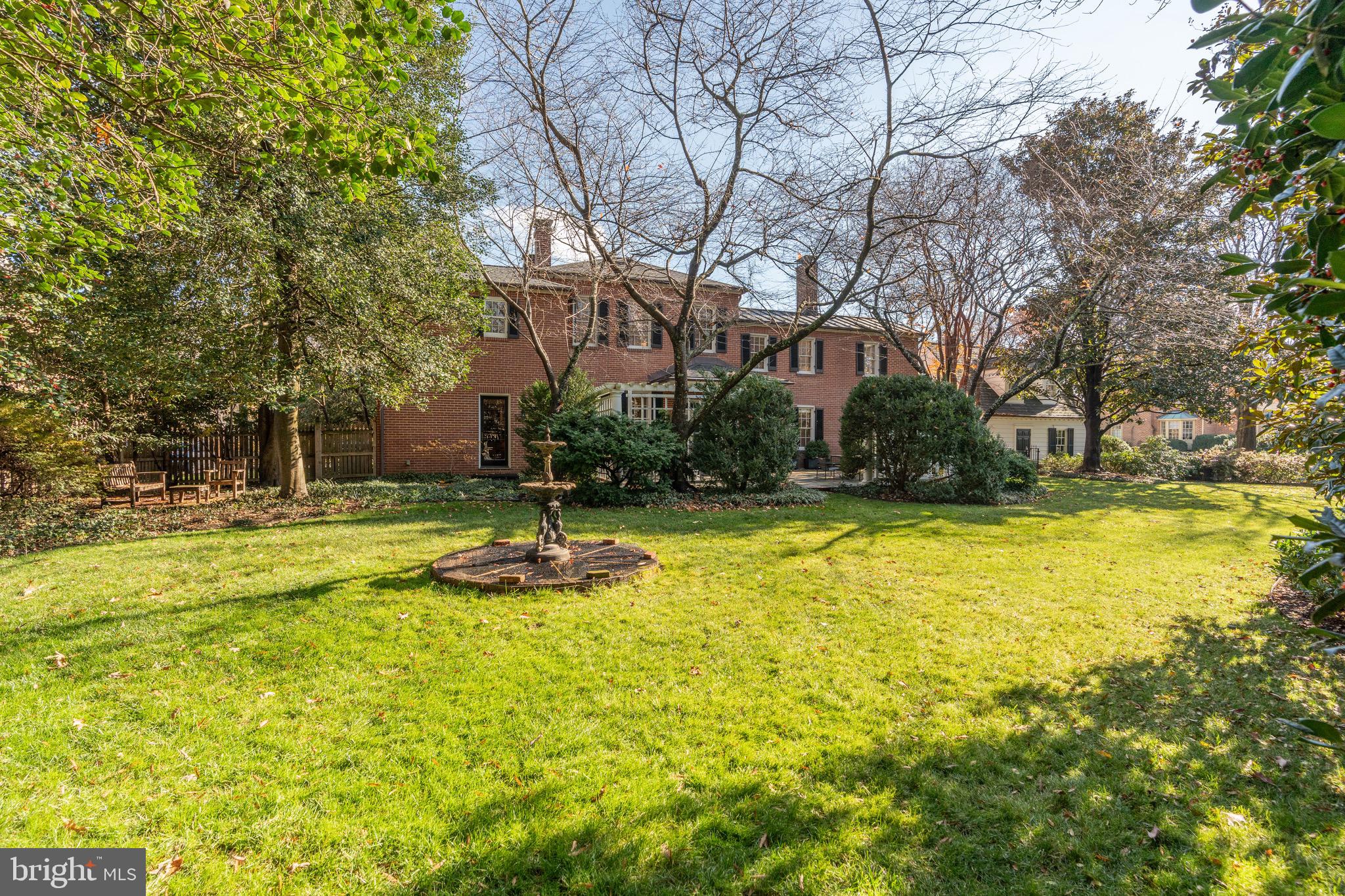 616 FORT WILLIAMS PARKWAY