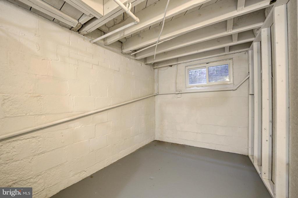 808 ENDERBY DRIVE