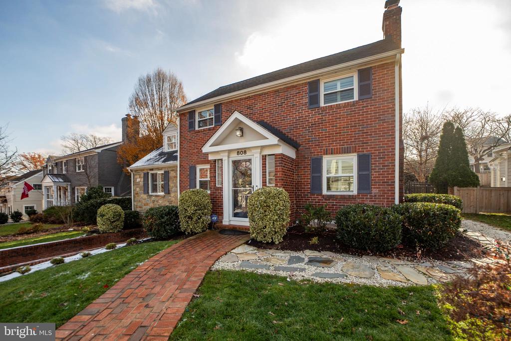 808 ENDERBY DRIVE