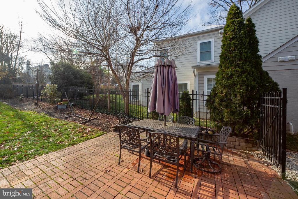 808 ENDERBY DRIVE