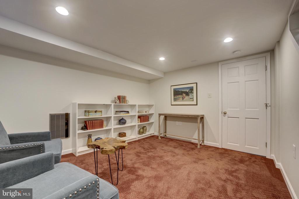808 ENDERBY DRIVE