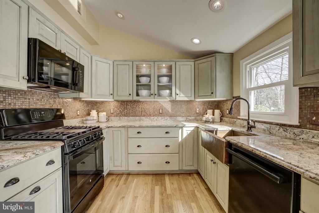 808 ENDERBY DRIVE