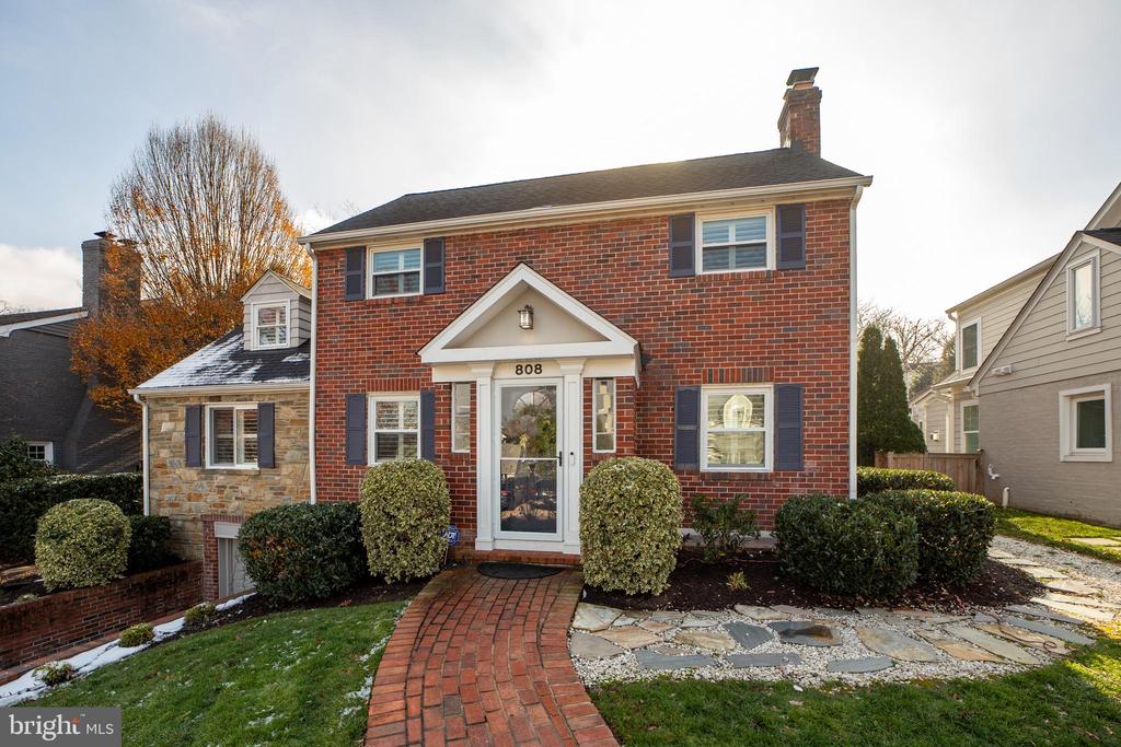 808 ENDERBY DRIVE