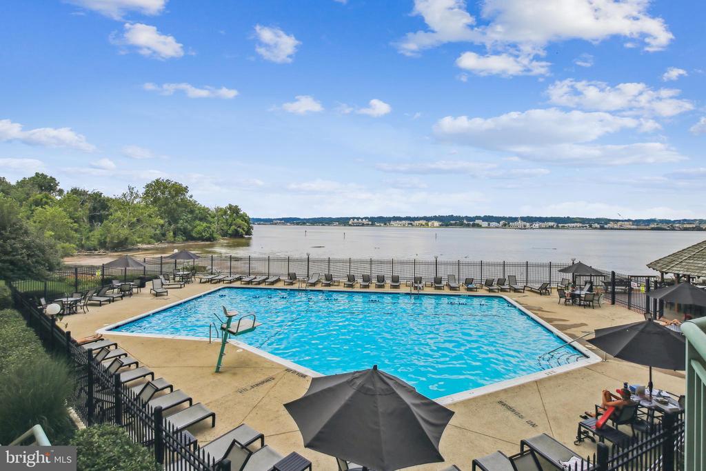 501 SLATERS LANE 413