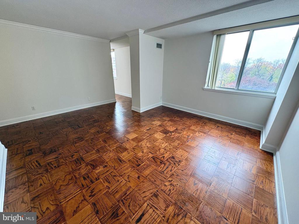 501 SLATERS LANE 413